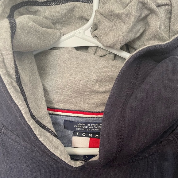 Vintage Tommy Hilfiger Hooded Sweatshirt - Picture 5 of 5